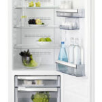 Electrolux IK3035CZR Kühlschrank links